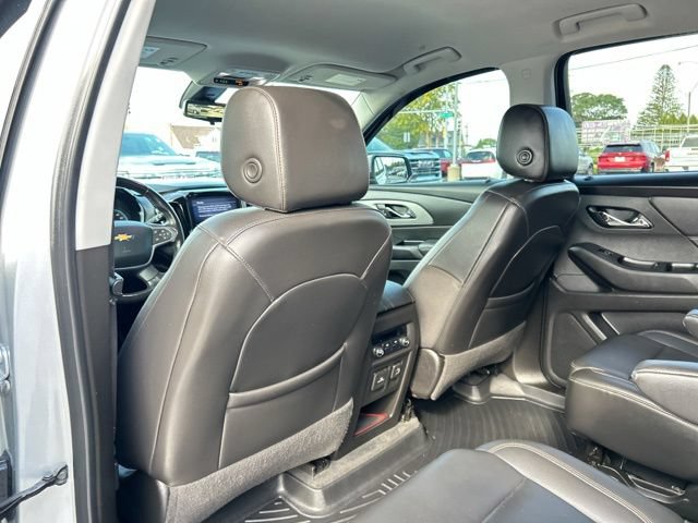 Used 2021 Chevrolet Traverse LT w/ LT Premium Package AWD/4WD image 19