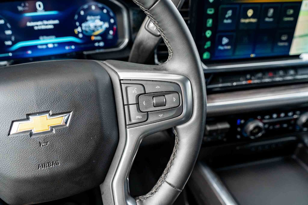 Certified 2026 Chevrolet Silverado 3500 LTZ w/ LTZ Convenience Package AWD/4WD image 16