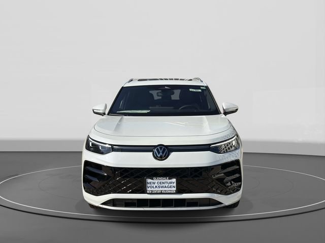 New 2026 Volkswagen Tiguan SEL R-Line AWD/4WD image 2