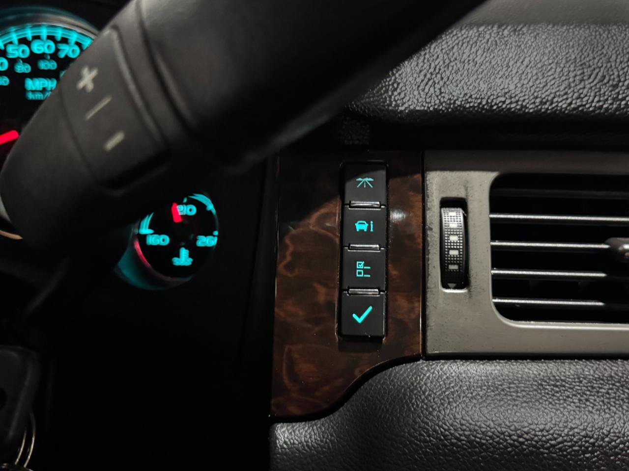 Used 2011 GMC Sierra 3500 Denali AWD/4WD image 24