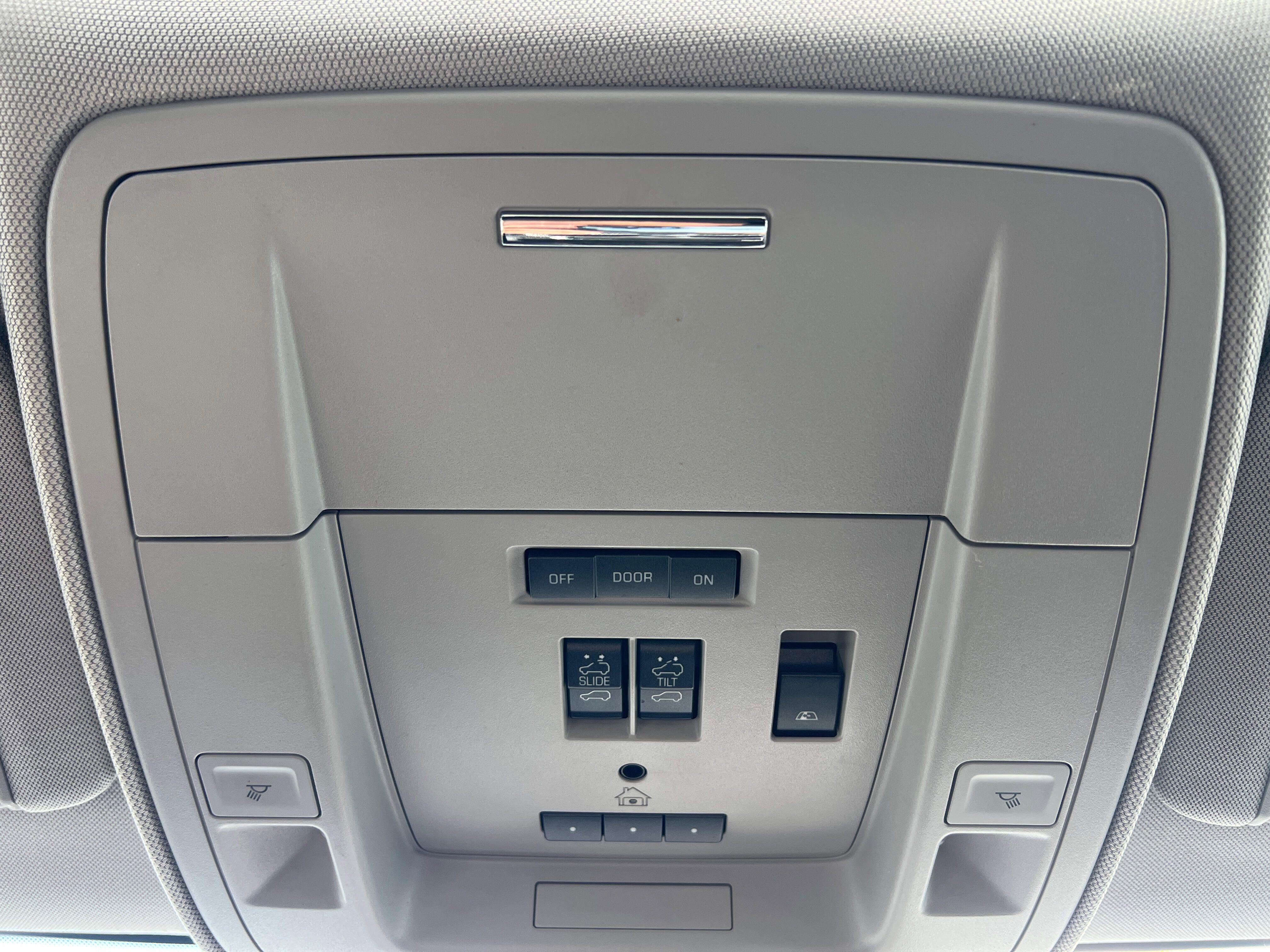 Used 2018 Chevrolet Silverado 3500 LTZ image 19