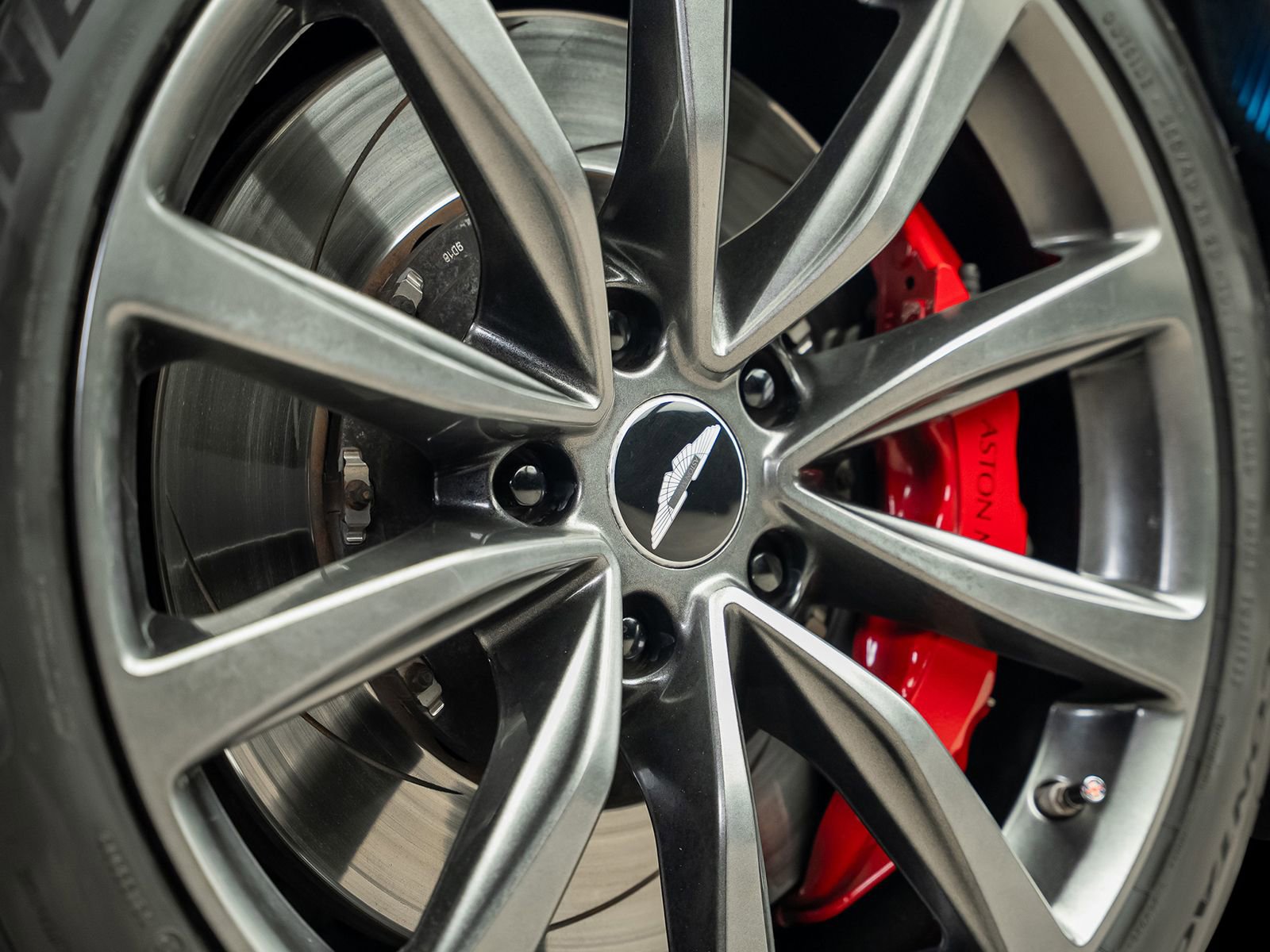 Used 2020 Aston Martin V8 Vantage Coupe RWD image 6