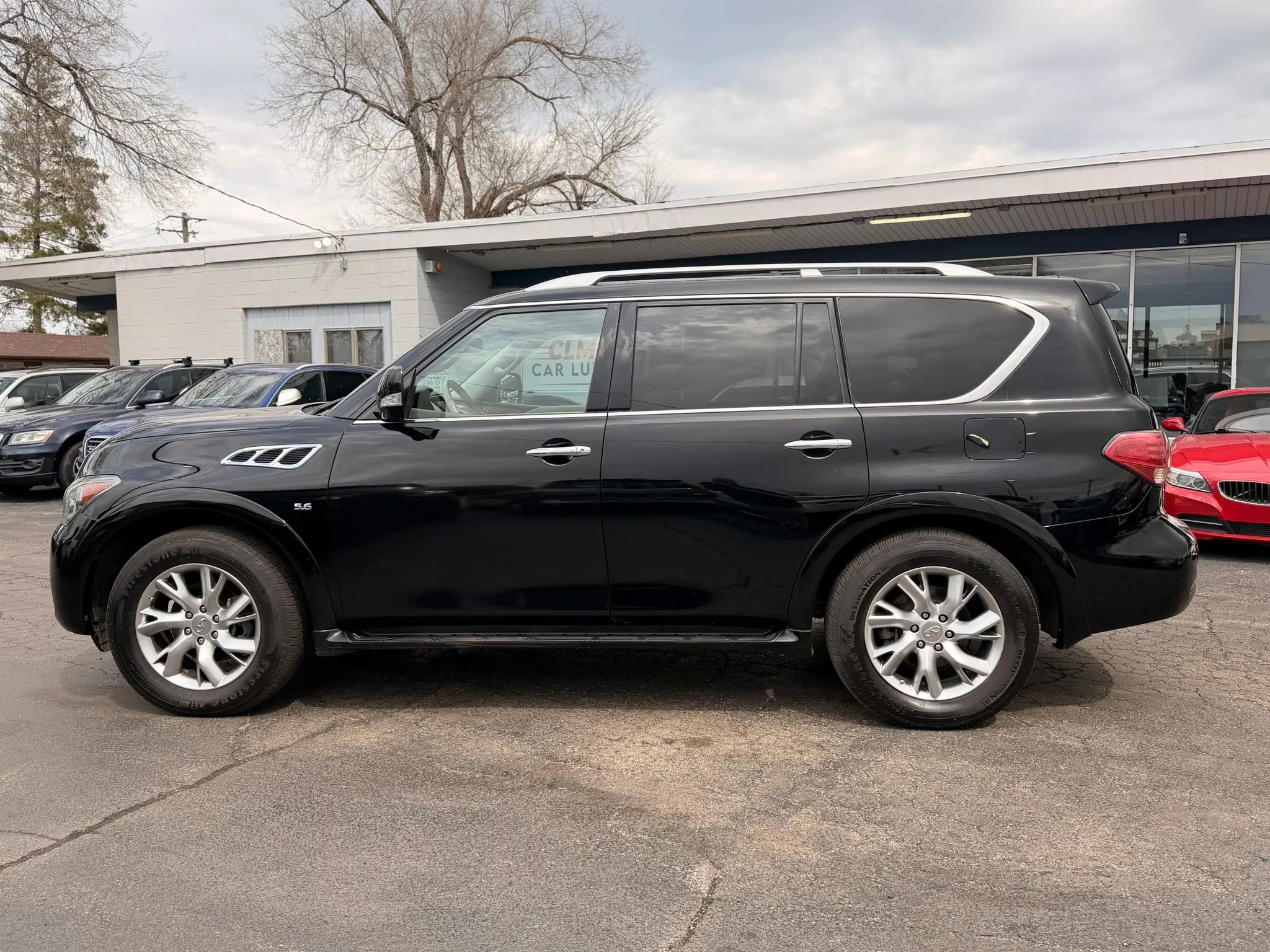 Used 2014 INFINITI QX80 4WD w/ Theater Package image 4