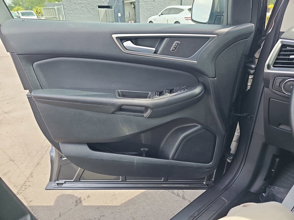 Used 2023 Ford Edge SEL image 30
