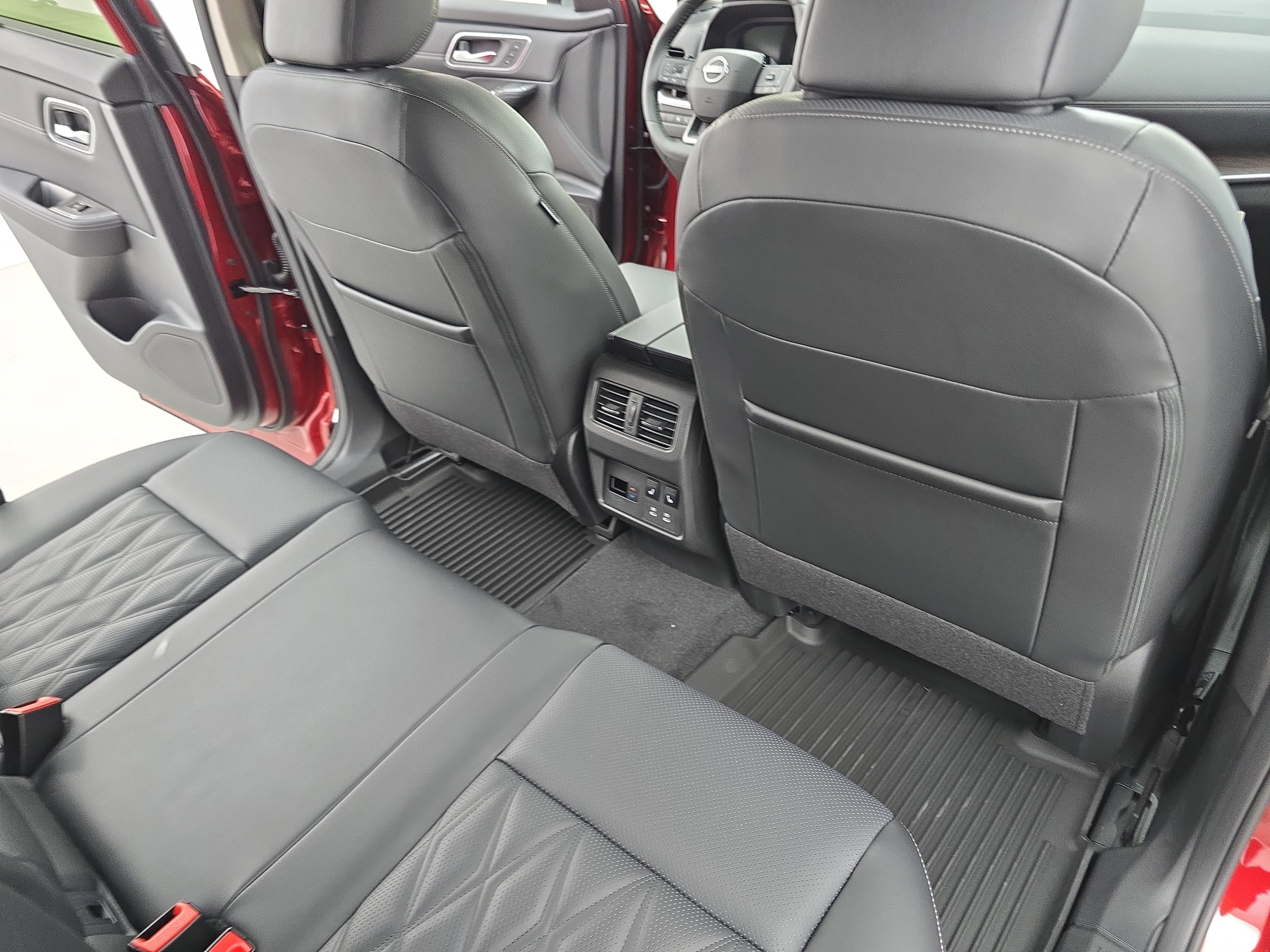 New 2026 Nissan Rogue Platinum image 11