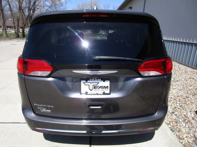 Used 2019 Chrysler Pacifica Touring-L Plus w/ Advanced Safetytec Group FWD image 6