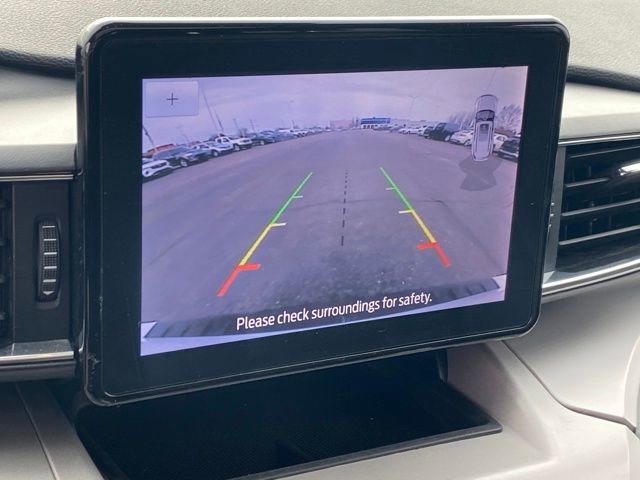 Used 2023 Ford Explorer XLT image 12