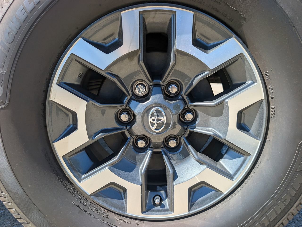 Used 2021 Toyota Tacoma TRD Off-Road image 7