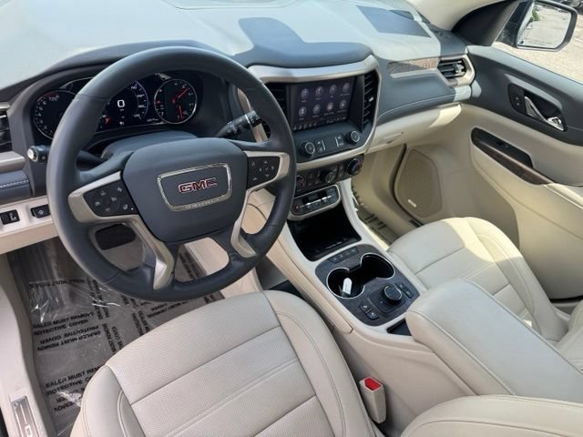 Used 2023 GMC Acadia Denali w/ Denali Ultimate Package AWD/4WD image 18