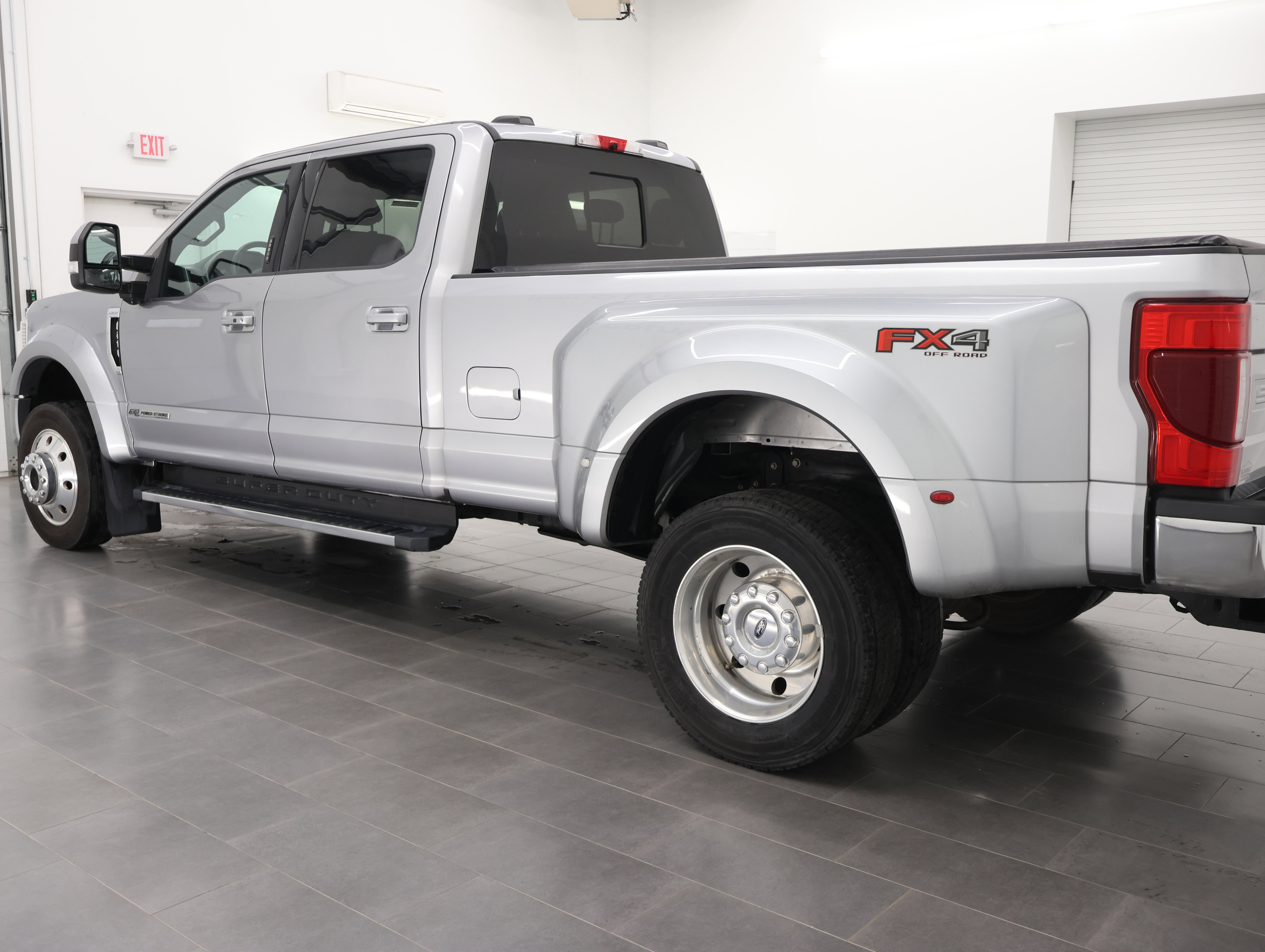 Used 2022 Ford F450 Lariat w/ Lariat Ultimate Package AWD/4WD image 6