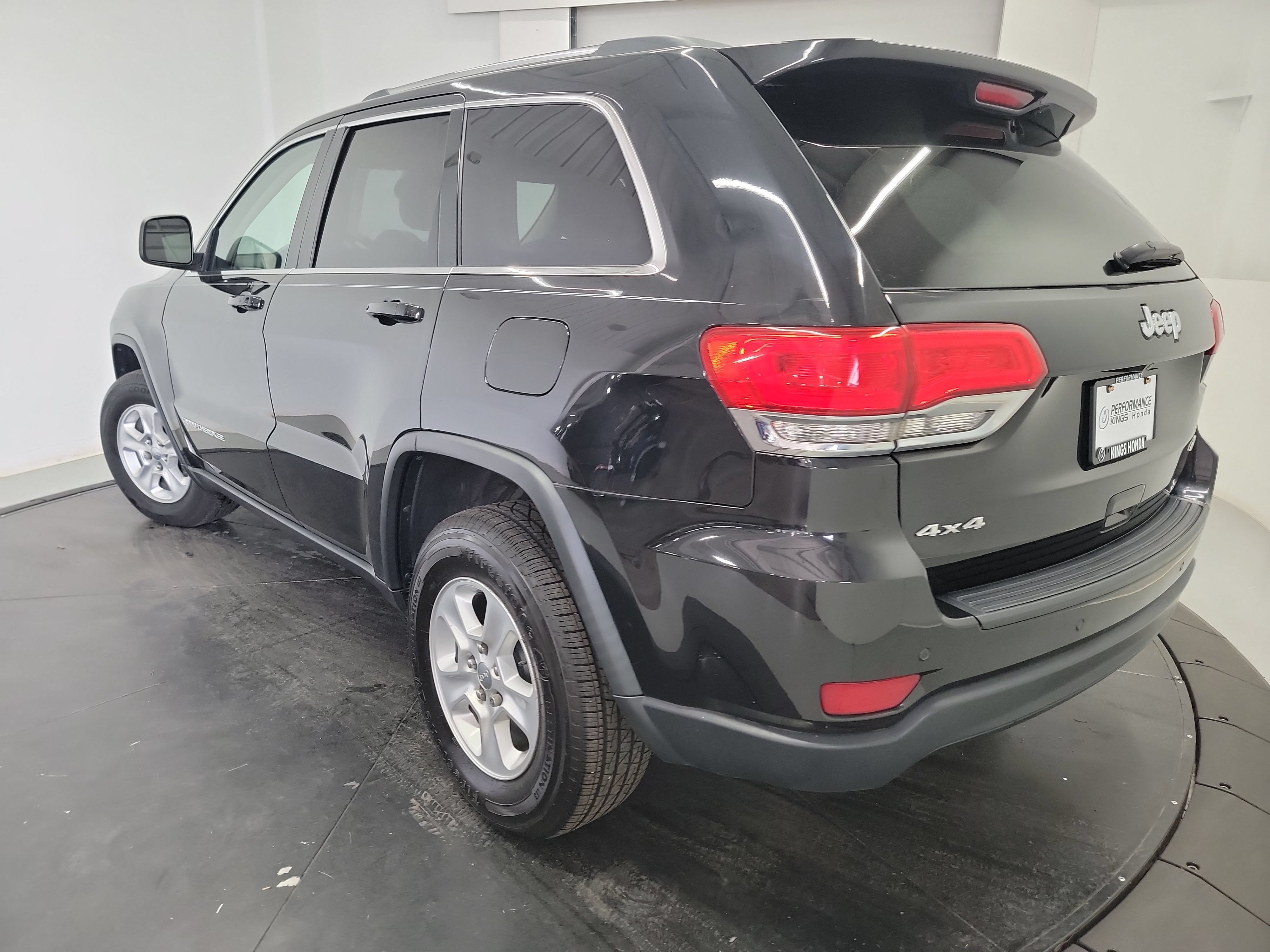 Used 2016 Jeep Grand Cherokee Laredo w/ Quick Order Package 23E AWD/4WD image 6
