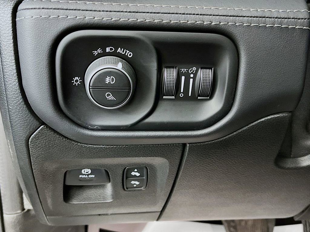 Used 2022 RAM 1500 Limited AWD/4WD image 13