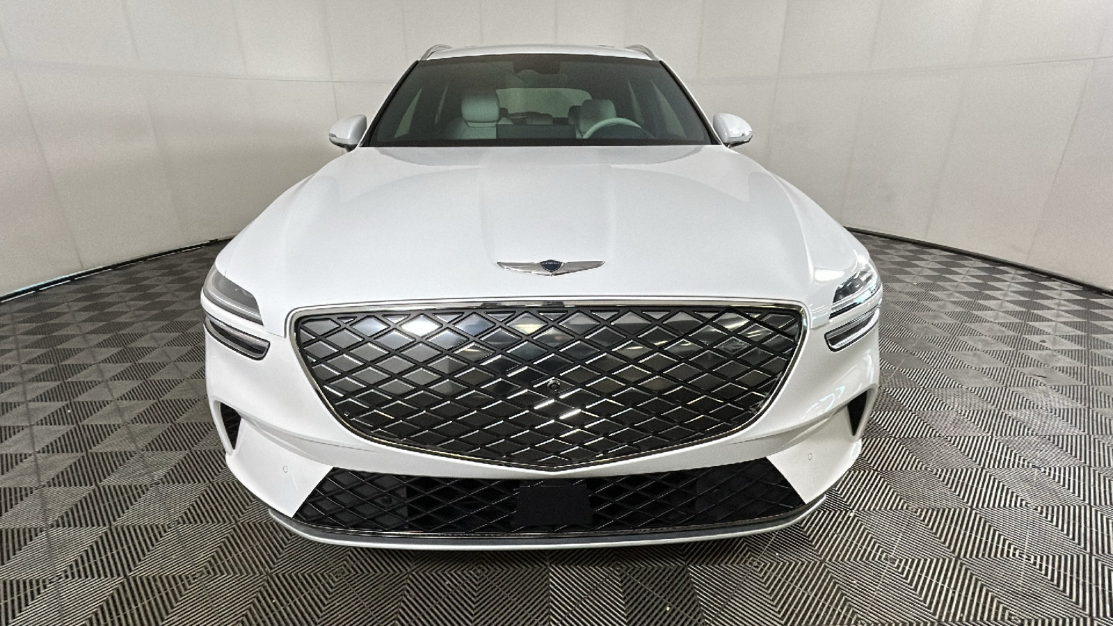 Used 2025 Genesis Electrified GV70 w/ Prestige Package AWD/4WD image 9