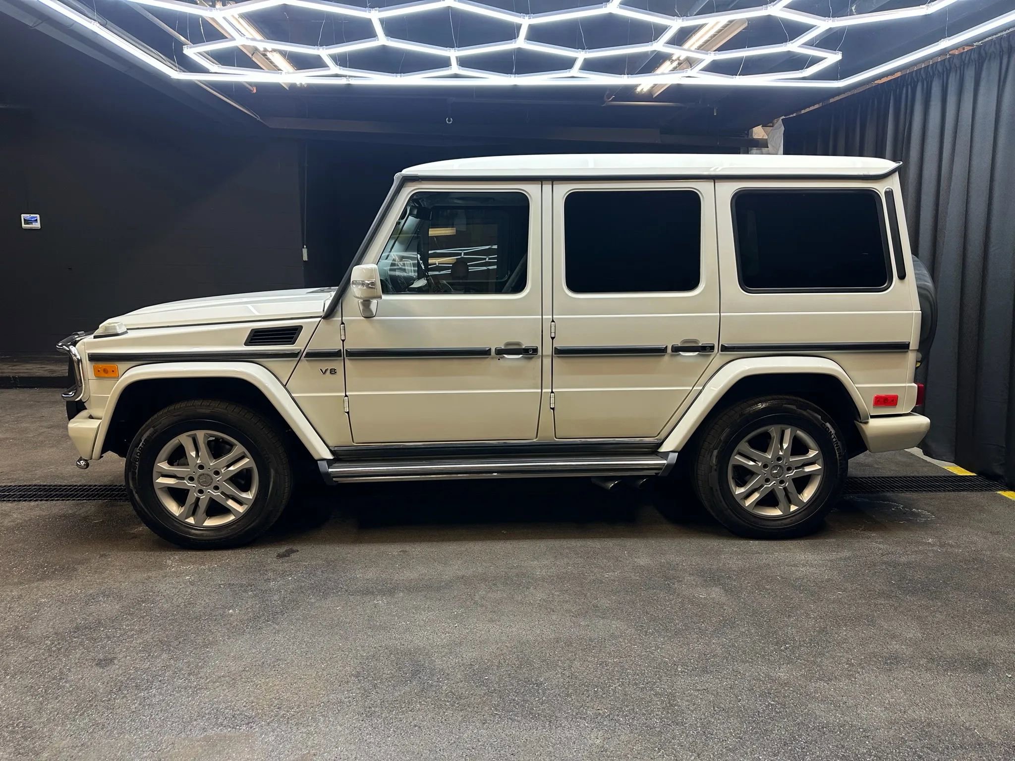 Used 2012 Mercedes-Benz G 550 image 2