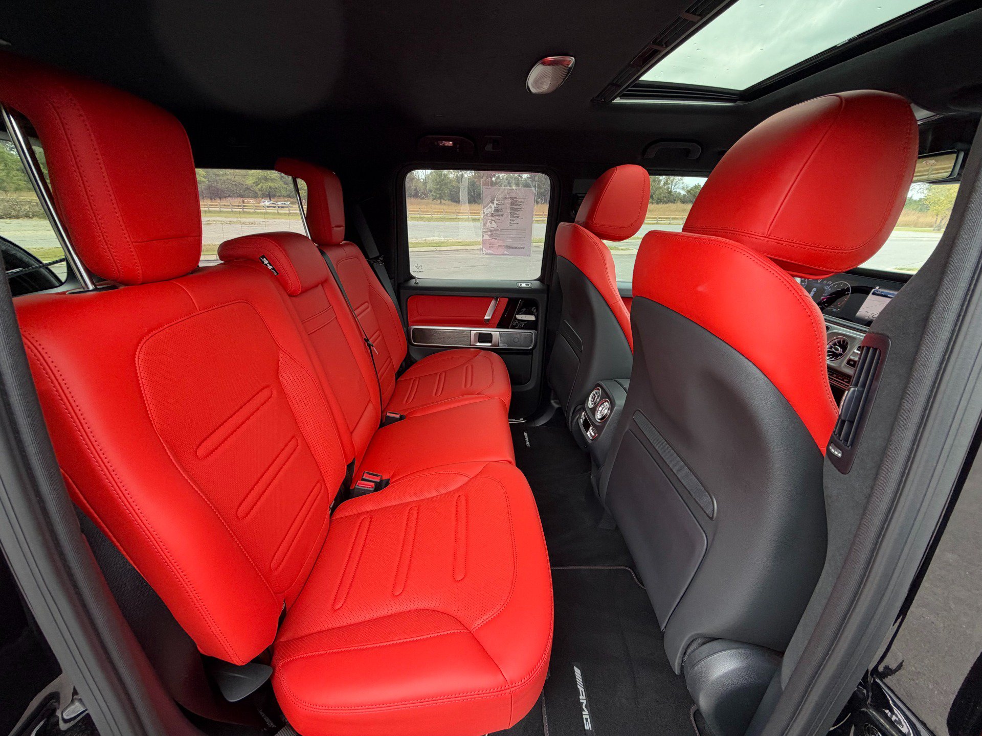 Used 2025 Mercedes-Benz G 550 image 19