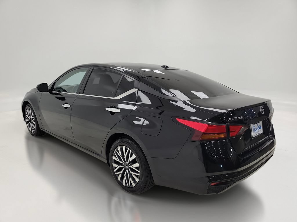 Used 2025 Nissan Altima 2.5 SV FWD image 6