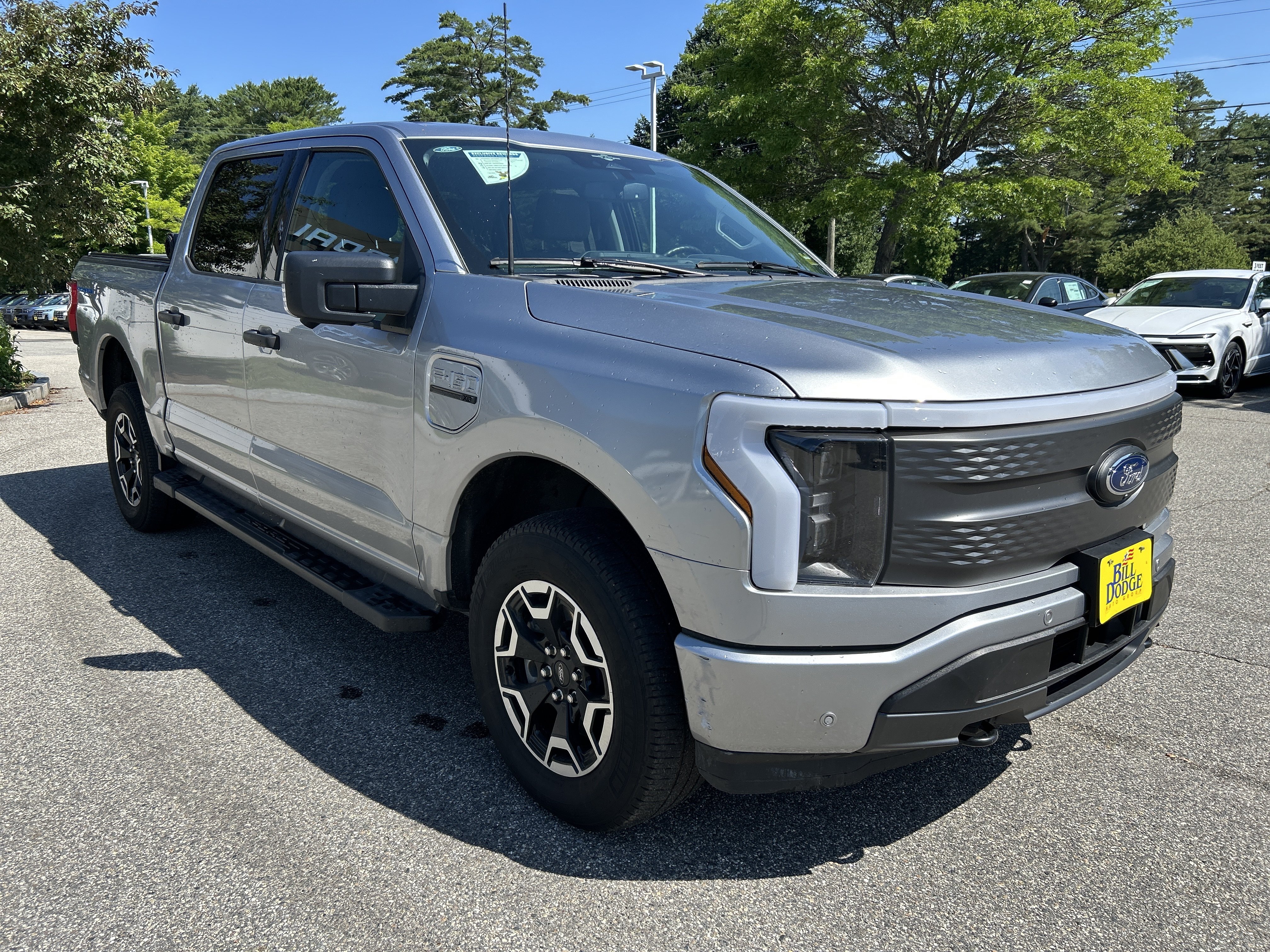 Used 2023 Ford F150 Lightning XLT AWD/4WD image 3