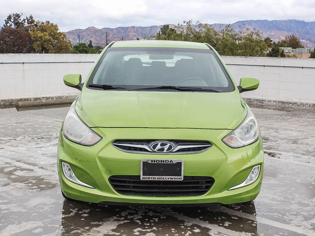 Used 2012 Hyundai Accent SE image 2