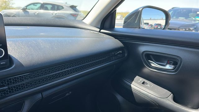 Used 2023 Honda HR-V LX image 19