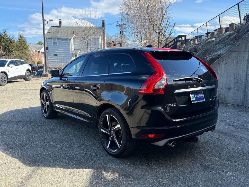 Used 2016 Volvo XC60 T6 R-Design image 3