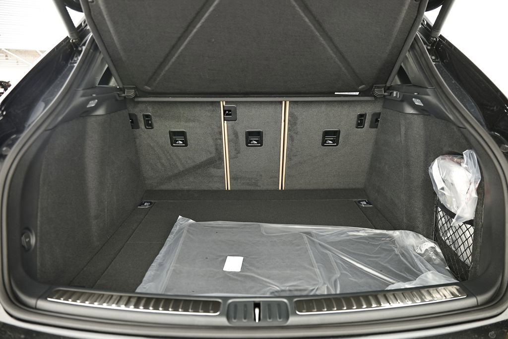 New 2026 Porsche Macan AWD/4WD image 32