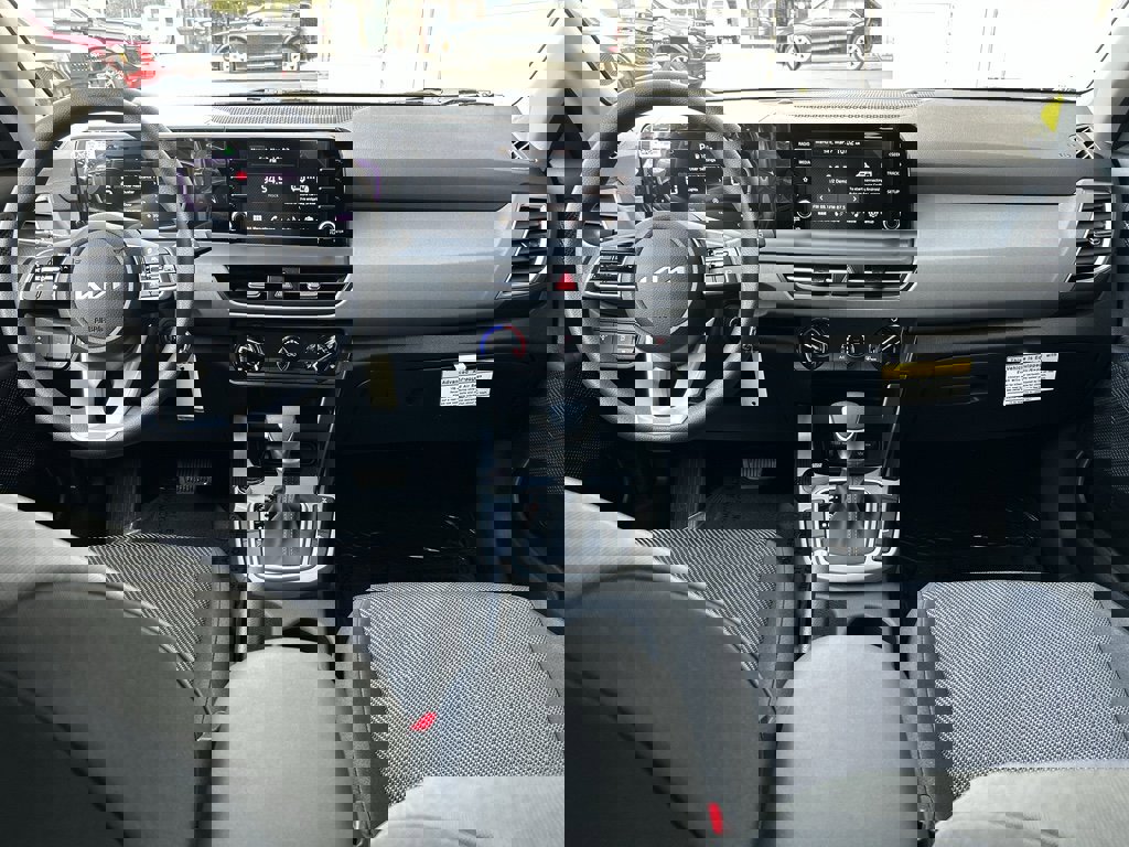 New 2026 Kia Seltos LX image 16