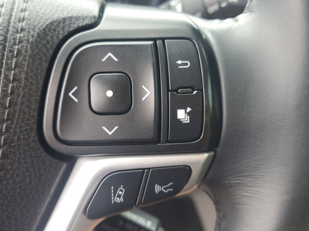 Used 2019 Toyota Highlander XLE image 26