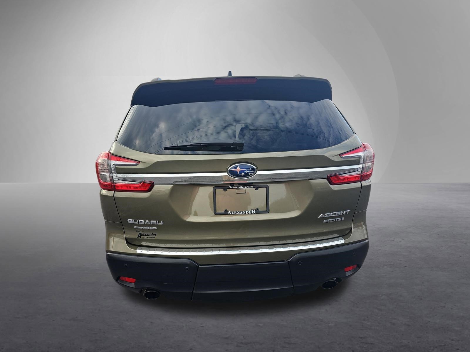 Used 2023 Subaru Ascent Limited w/ Technology Package image 4