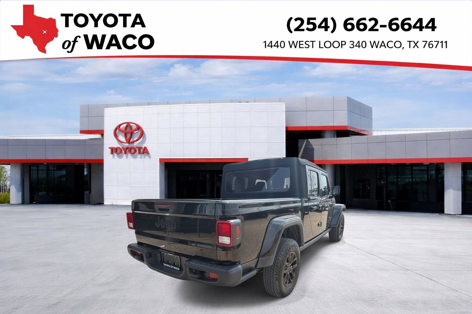 Used 2023 Jeep Gladiator Sport image 3