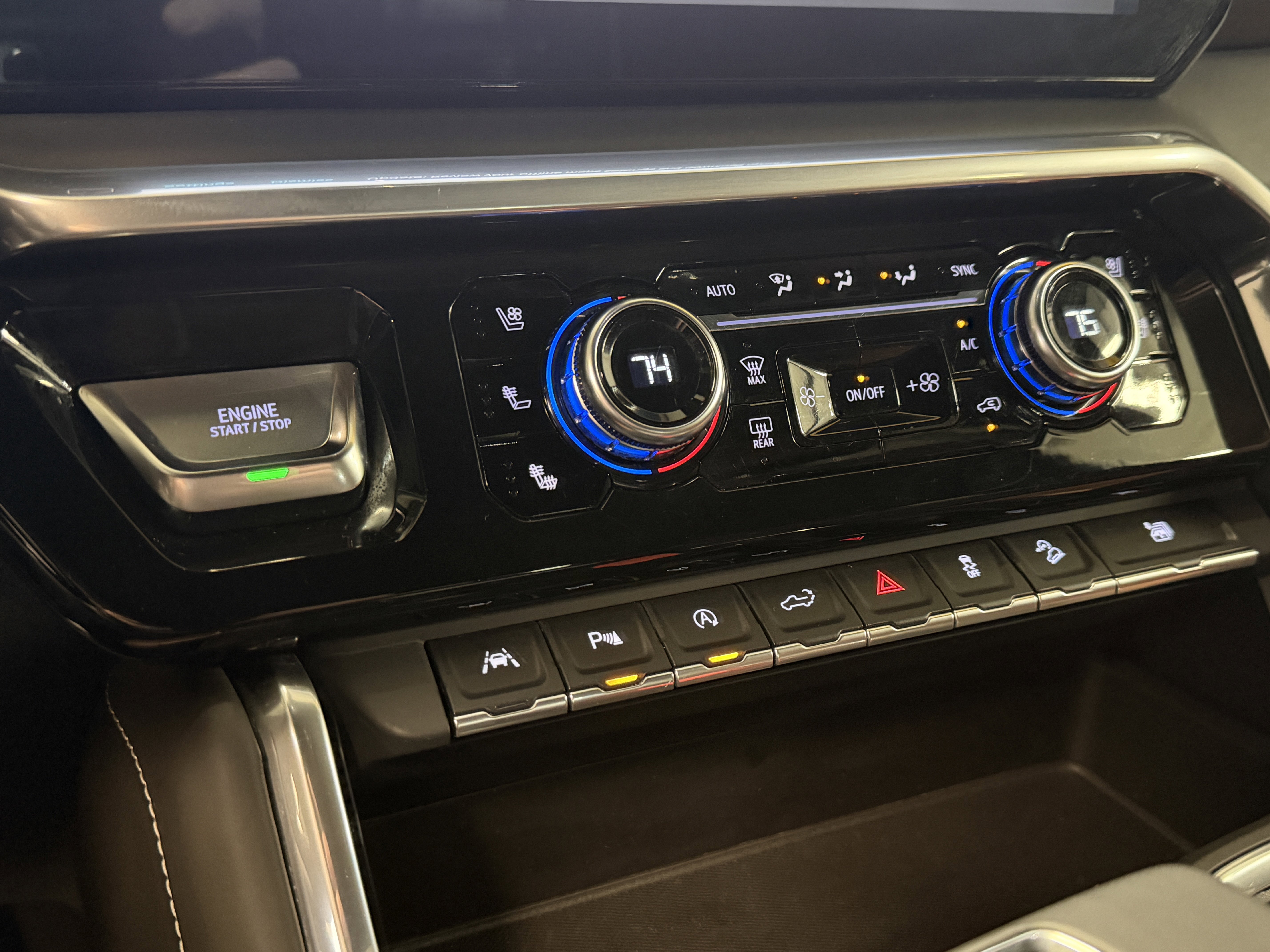 Used 2023 GMC Sierra 1500 Denali Ultimate image 10