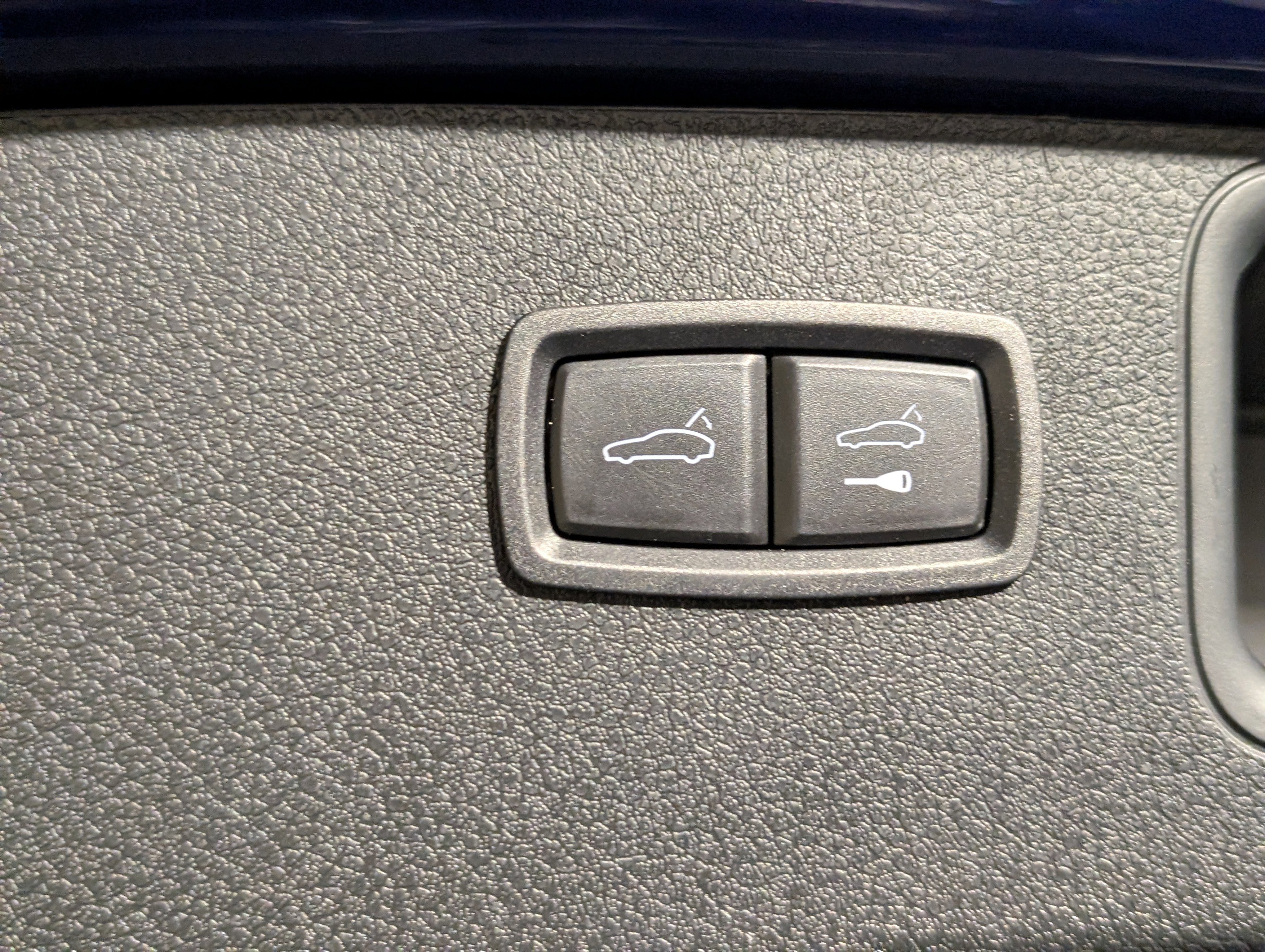 Certified 2025 Porsche Macan image 24