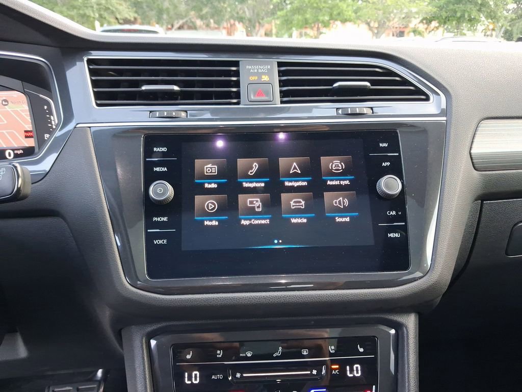 Certified 2022 Volkswagen Tiguan SEL R-Line AWD/4WD image 22