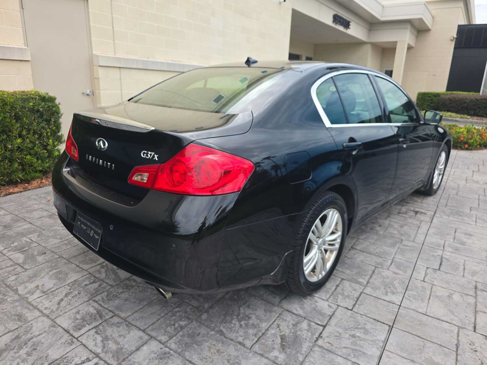 Used 2013 INFINITI G37 x Sedan w/ Premium Pkg AWD/4WD image 3