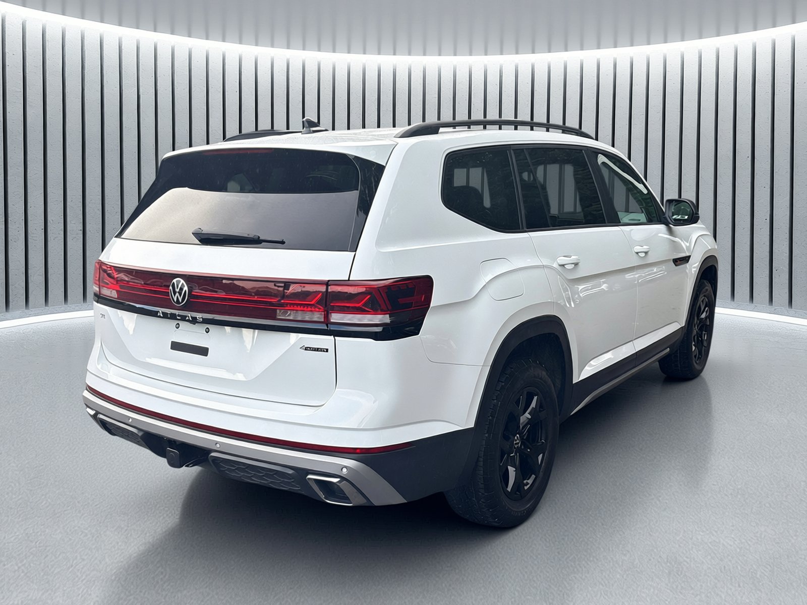 Used 2025 Volkswagen Atlas Peak Edition SE AWD/4WD image 6