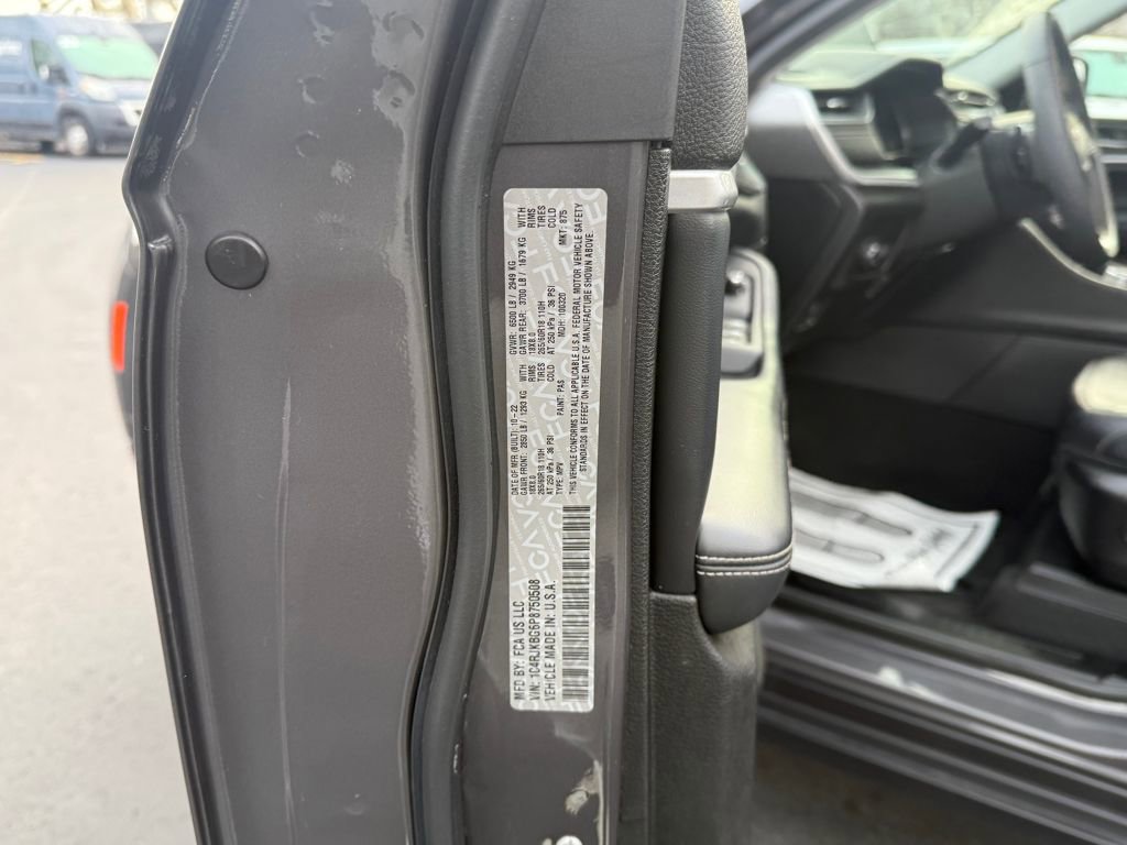 Used 2023 Jeep Grand Cherokee L Limited image 30