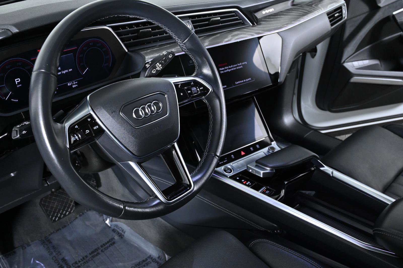 Used 2022 Audi e-tron Chronos image 11