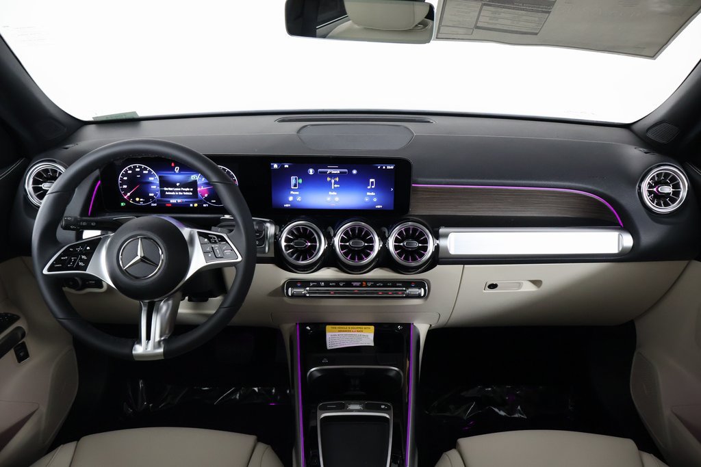 New 2026 Mercedes-Benz GLB 250 image 4