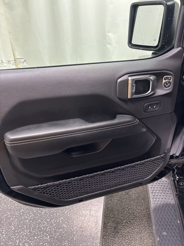Used 2023 Jeep Wrangler Unlimited Sahara w/ LED Lighting Group AWD/4WD image 12