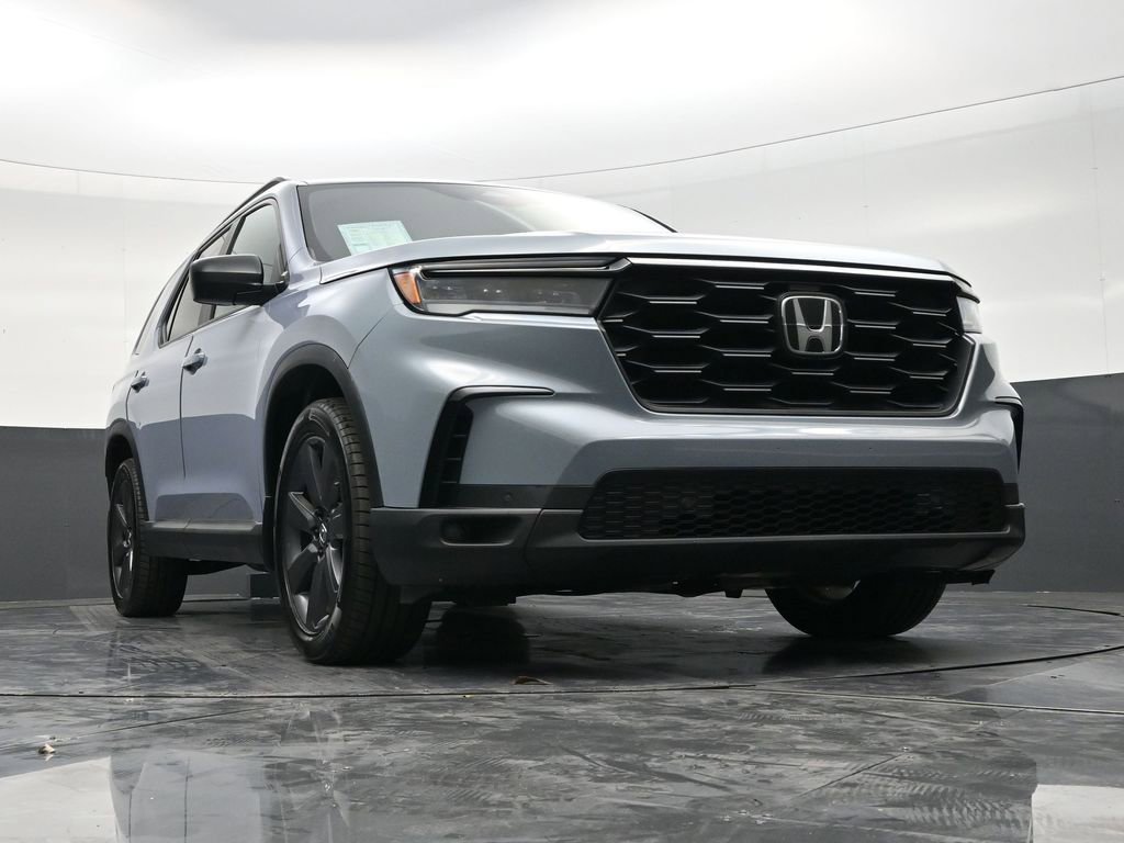 Used 2023 Honda Pilot Sport image 27