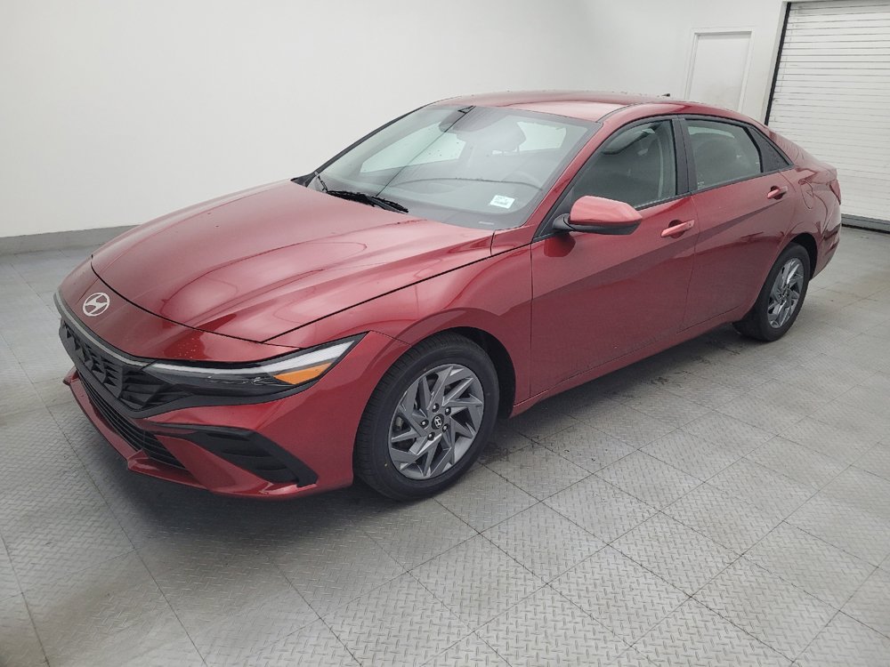 Used 2024 Hyundai Elantra SEL FWD image 2