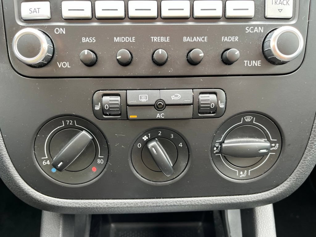 Used 2009 Volkswagen Jetta SE FWD image 18