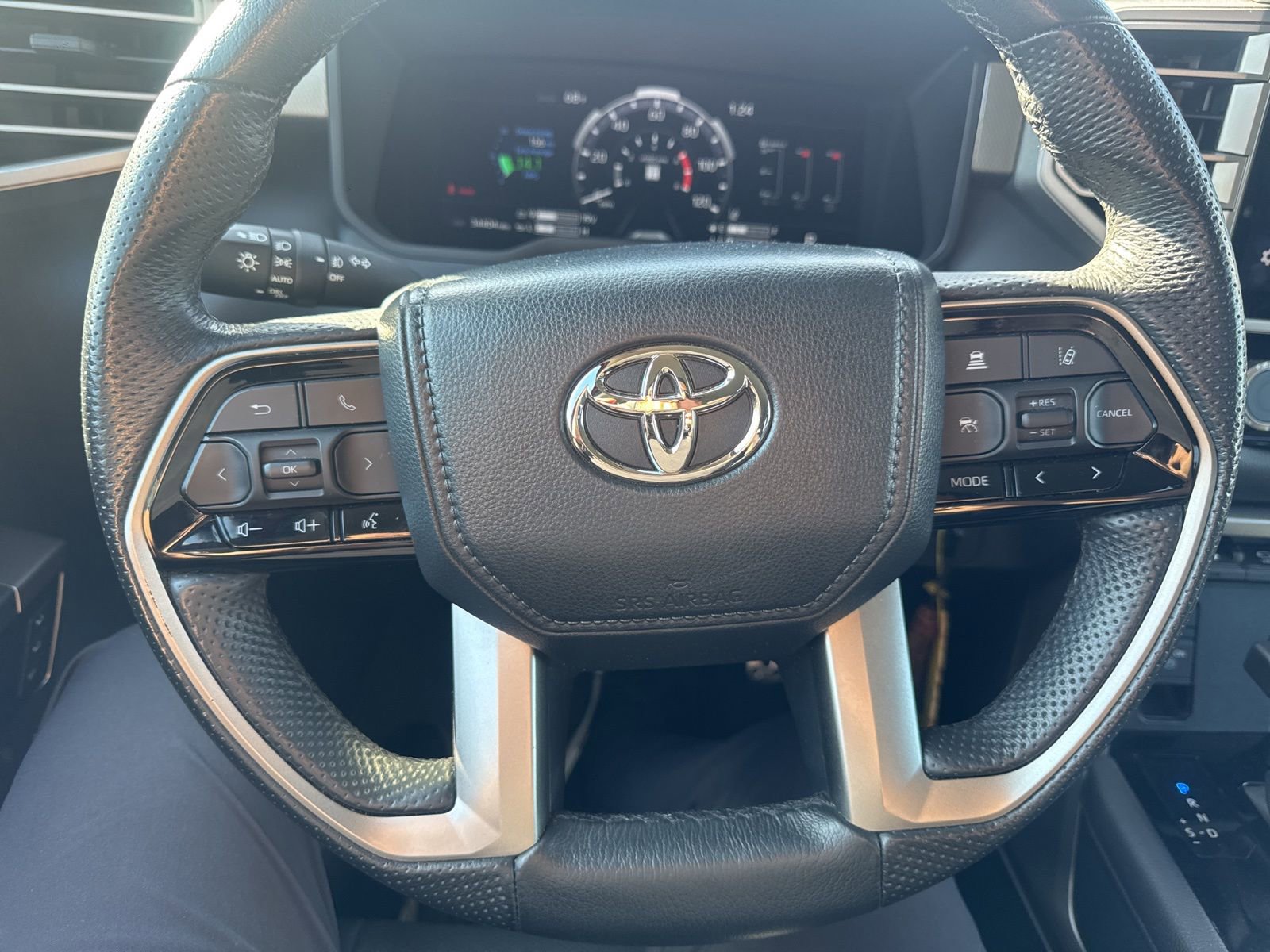 Used 2024 Toyota Tundra Limited w/ TRD Off-Road Package image 17