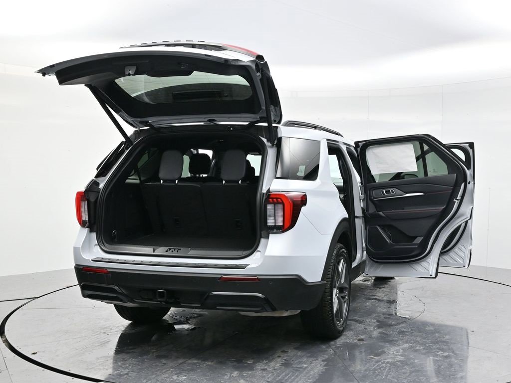 New 2026 Ford Explorer ST-Line w/ ST-Line Street Pack image 57
