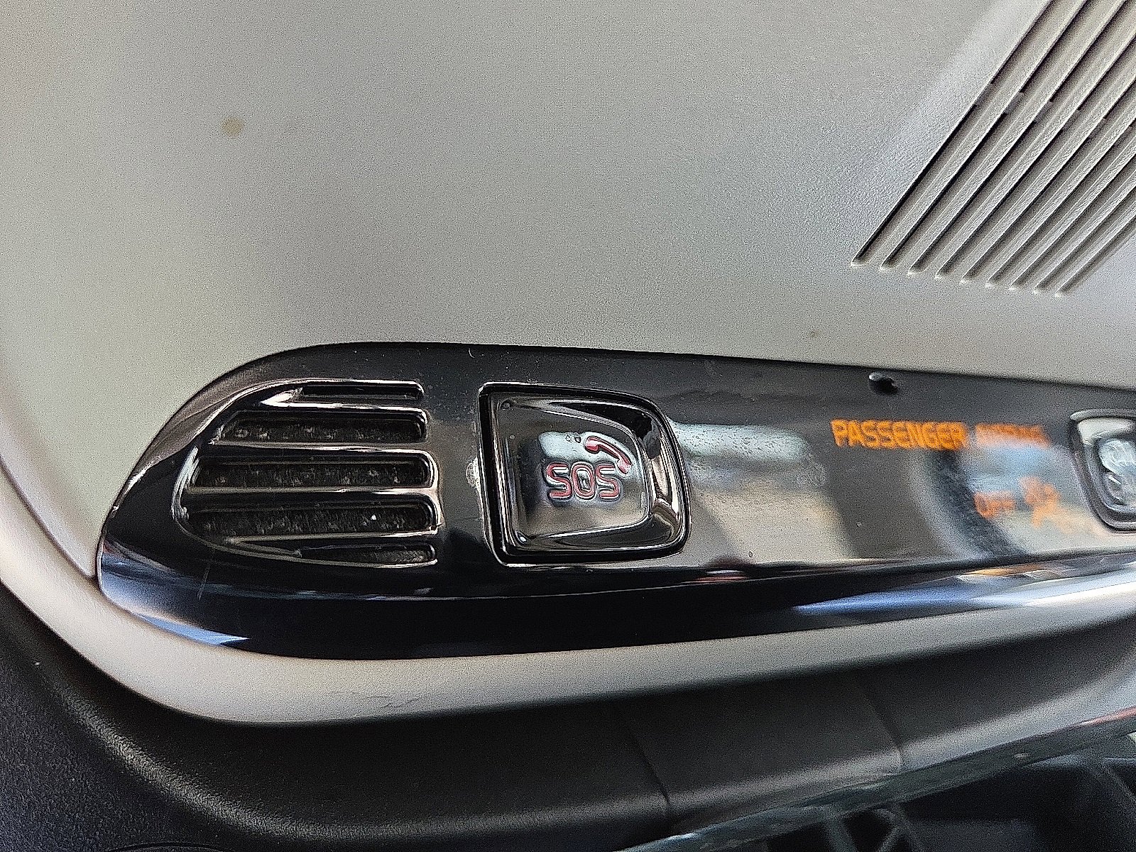 Used 2021 Volvo XC90 T6 Momentum w/ Advanced Package image 22