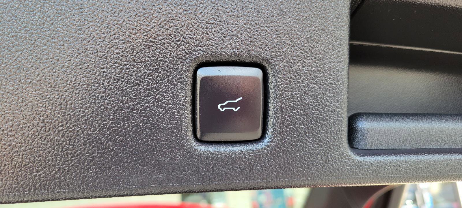 Used 2024 Ford Escape Platinum w/ Premium Technology Package image 32