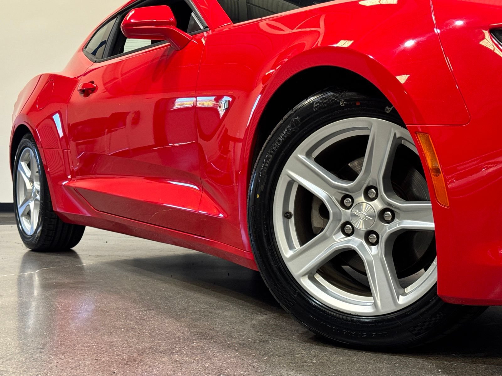 Used 2019 Chevrolet Camaro LT RWD image 3