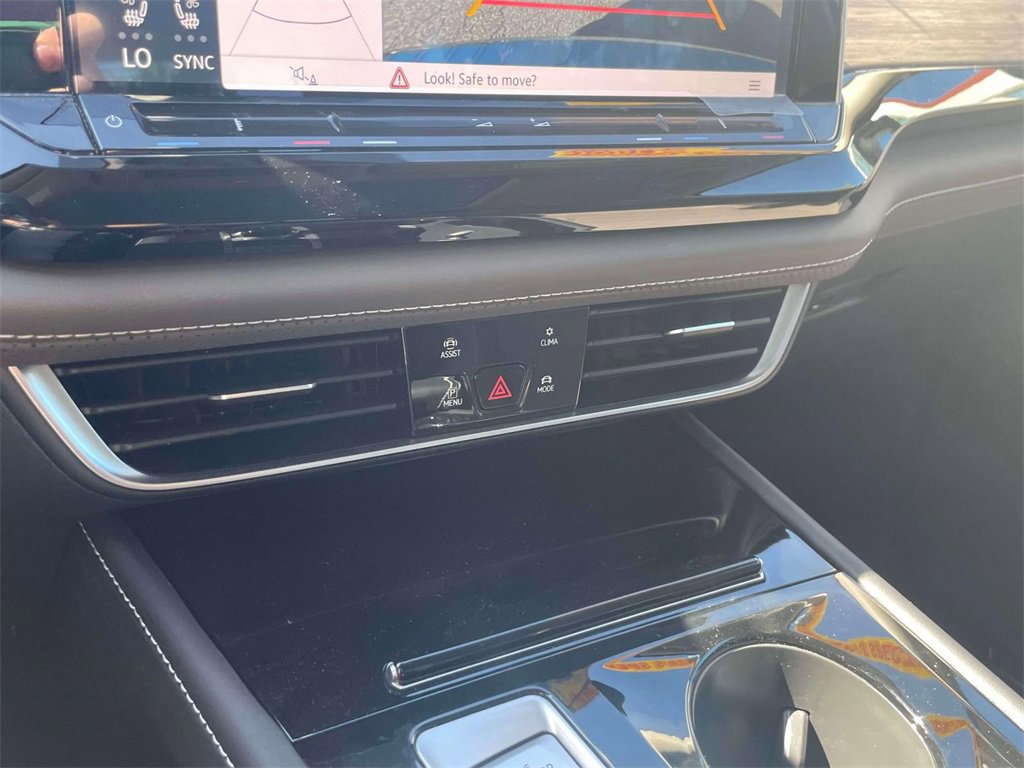 New 2024 Volkswagen Atlas SEL image 31