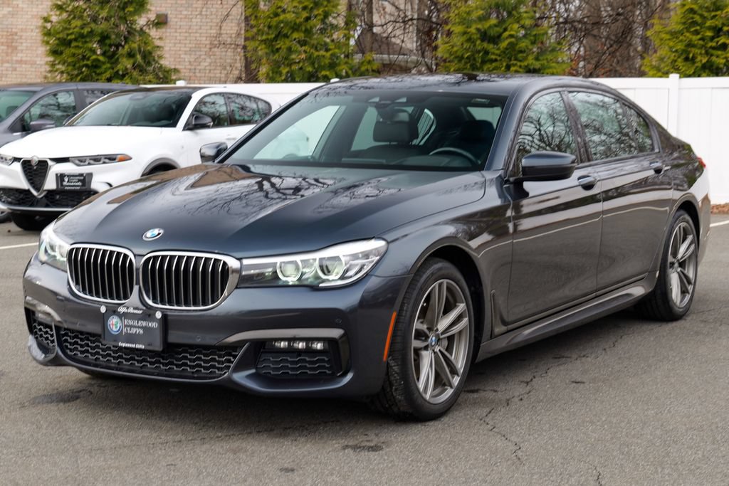 Used 2019 BMW 740i xDrive w/ Executive Package AWD/4WD image 3