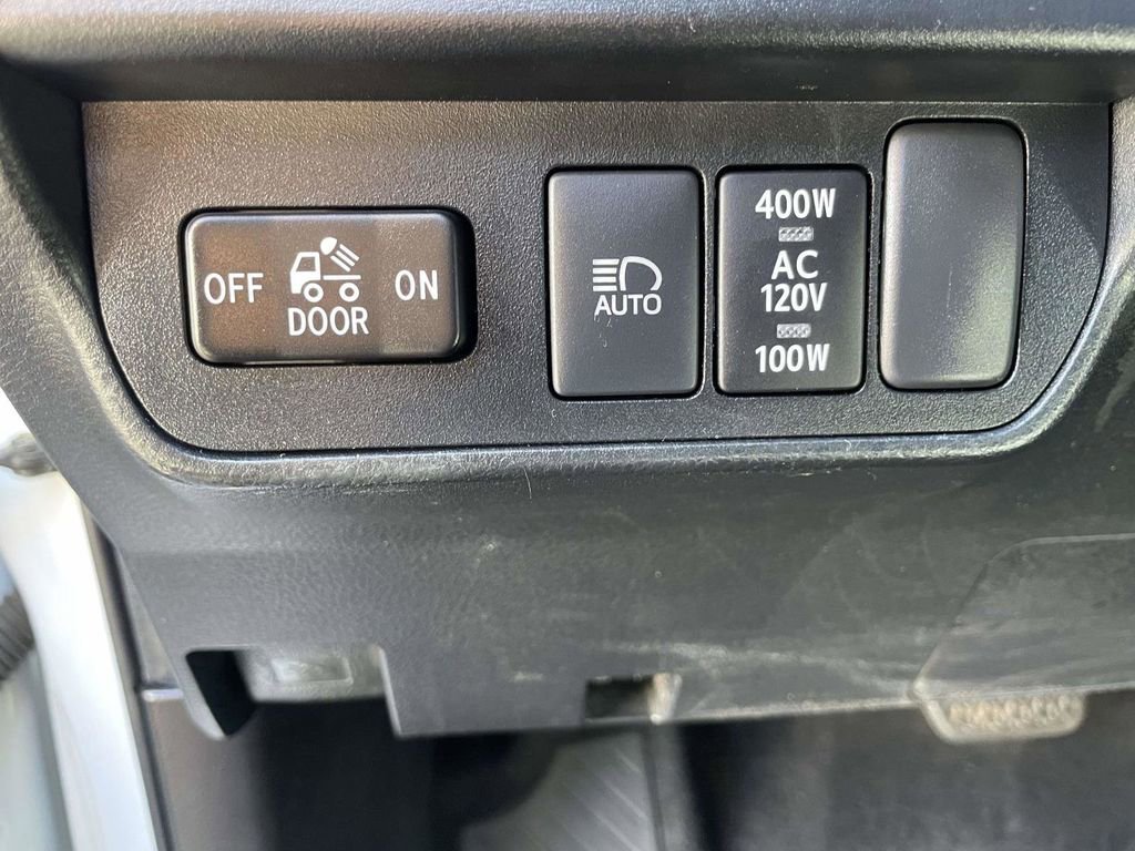 Used 2022 Toyota Tacoma TRD Off-Road AWD/4WD image 26
