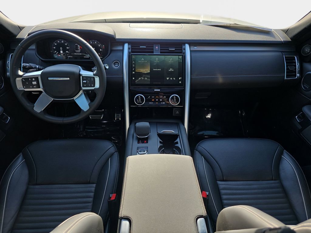 Certified 2024 Land Rover Discovery Dynamic SE AWD/4WD image 10